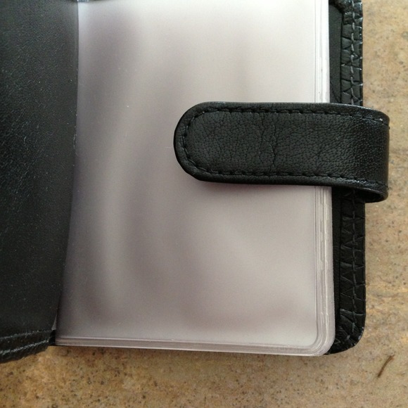 Folio - Picture 2 of 2
