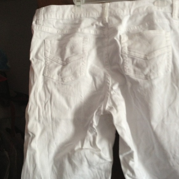 White Capris - Picture 3 of 3