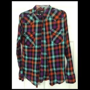 HURLEY cozy cotton boyfriend shirt.