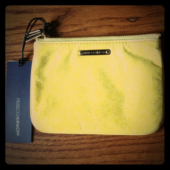 ⬇REDUCED⬇ Rebecca Minkoff Cory Beach Babe Pouch