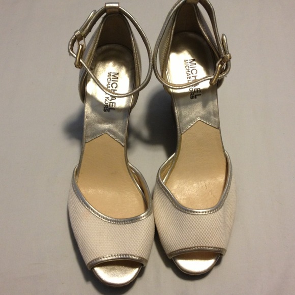 **RESERVED**  Sz 7.5 Michael Kors wedges