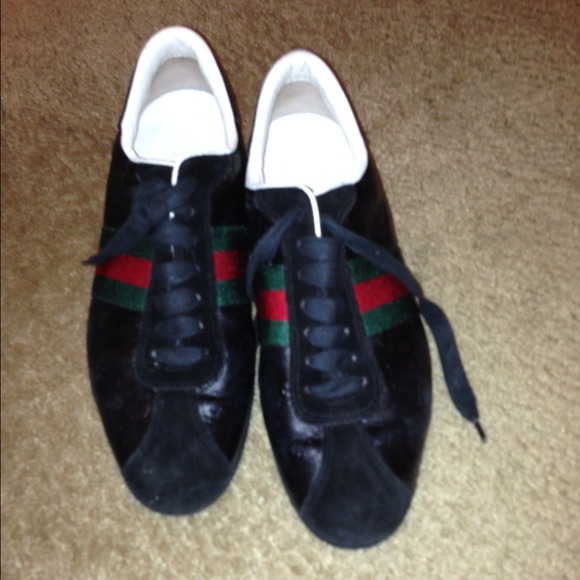 AUTHENTIC GUCCI SNEAKERS