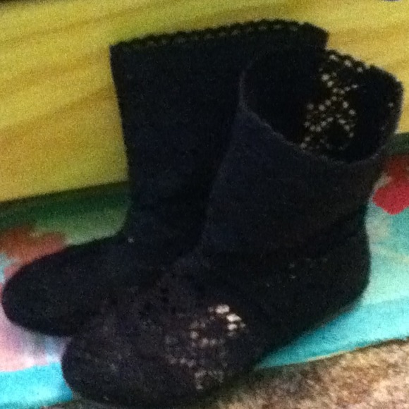 Cute lace crochet booties