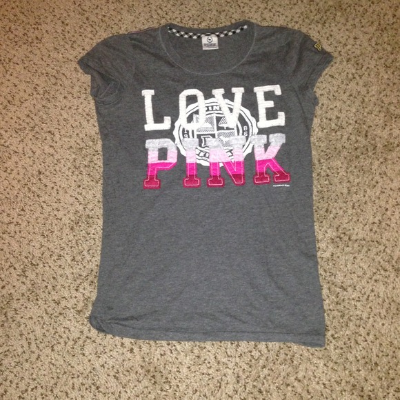 VS Pink tee