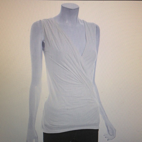 NWOT Classic TAHARI cream sleeveless top