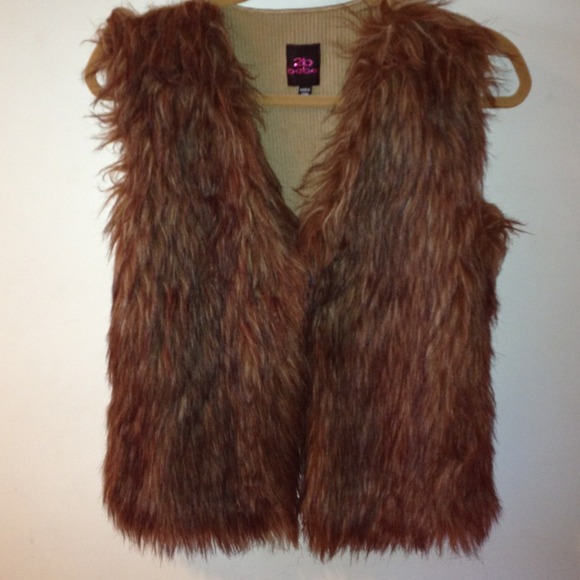 📦SOLD📦❗️❗️❗️Brown and beige cute BEBE vest!!!