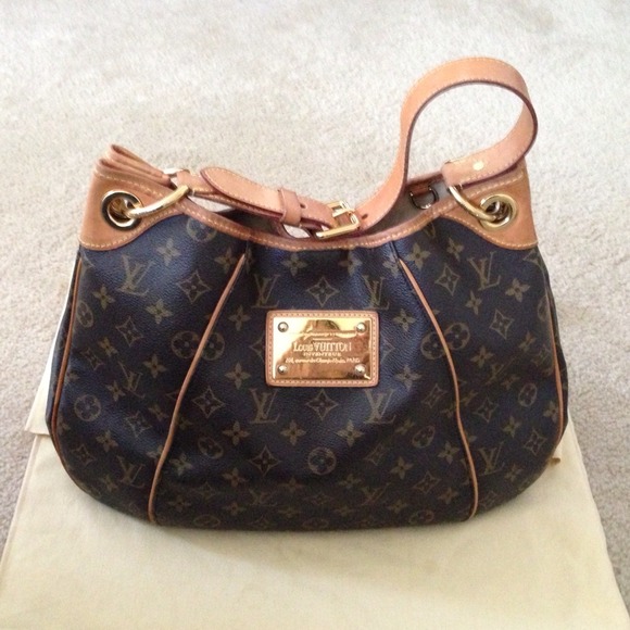⛔SOLD⛔ AUTH Louis Vuitton Galliera PM