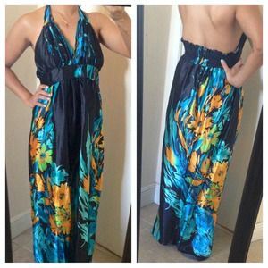 Halter Top Maxi Style Dress
