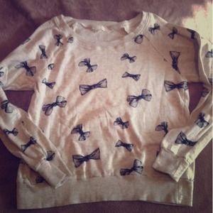 Forever 21 bow sweater 🎀