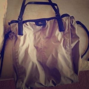 LOOKING FOR THIS BURBERRY TOTE. IDC WHAT COLOR !