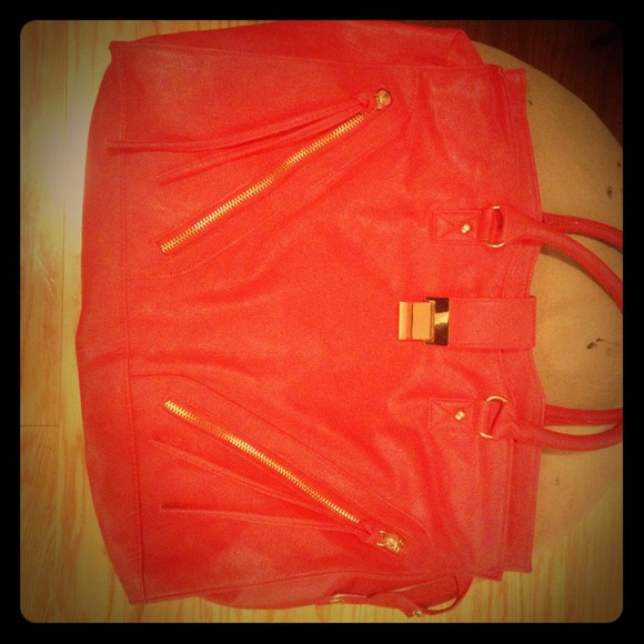 Red New Handbag - Picture 1 of 2