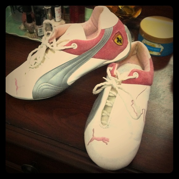 White and pink pumas!