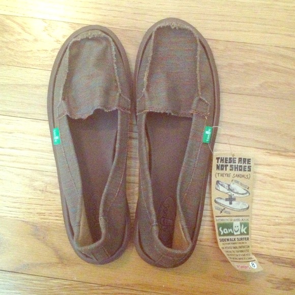 Sanuk Sidewalk Surfers