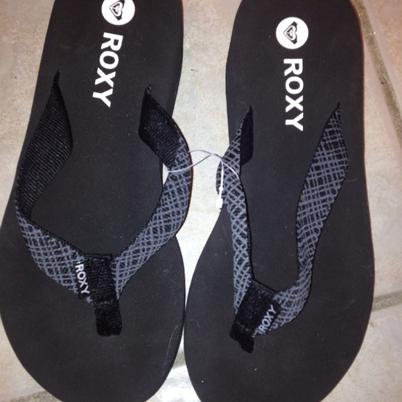 Black Roxy Flip Flops Size 8  and Brown