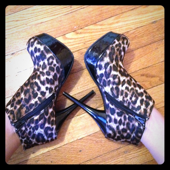 Leopard booties