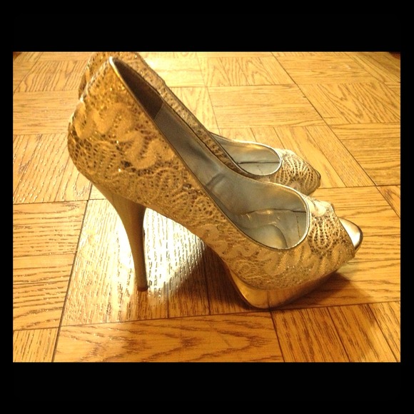 Platform peep toe lace shoes