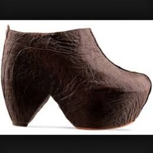 Gee WaWa Future Ankle Claw Clog/Mule