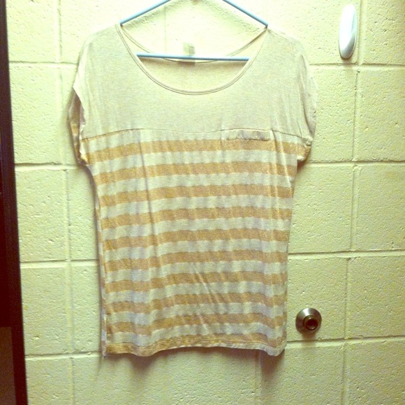 Casual gold striped tshirt with pocket