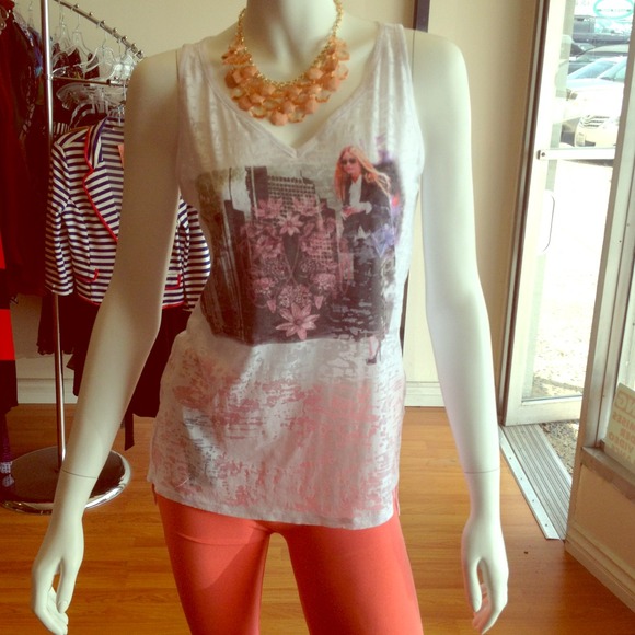 Brand new cute tank top. Price reduction!!!!!!