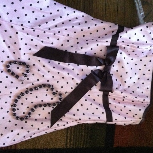 Prom dress! - Picture 4 of 4