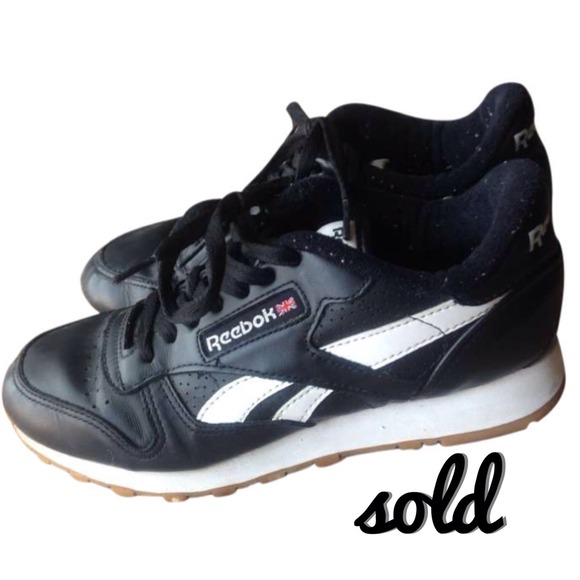 ⬇Final reduce!Reebok classic shoes black and white