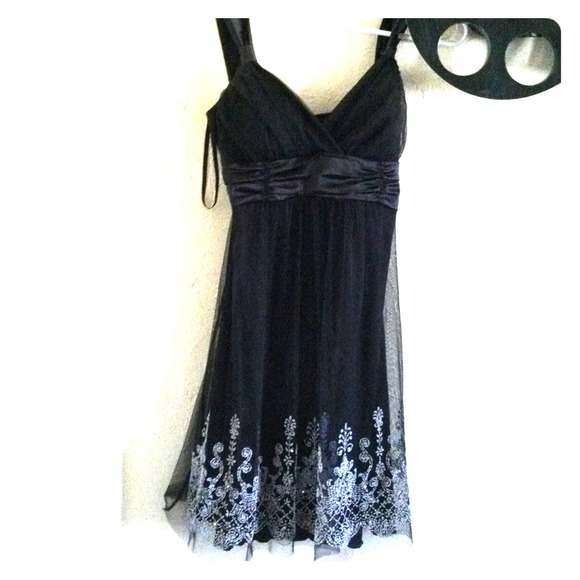 Elegant black dress!