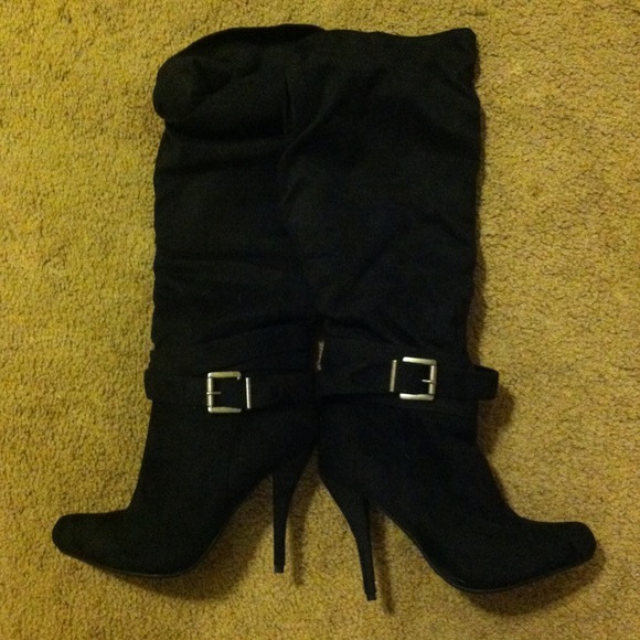 💢RESERVED for auntboo1💢Black Knee High Boots