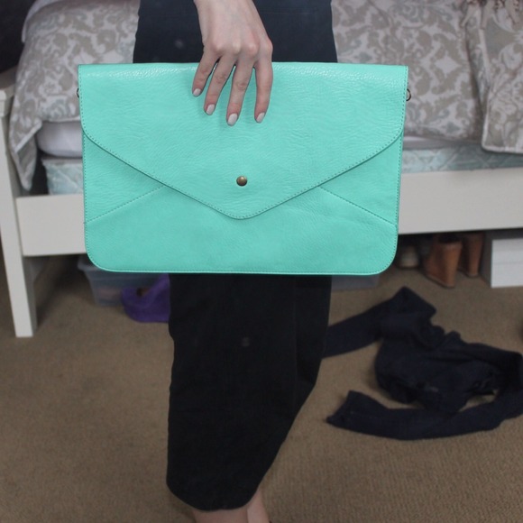 Envelope clutch