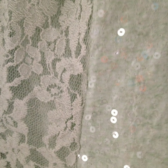 ❤❤ SOLD❤❤Mint green tank top - Picture 3 of 3