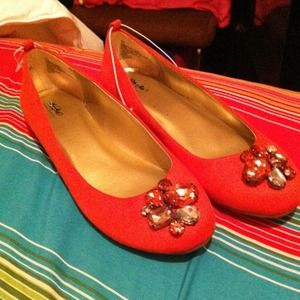 Red flats never worn