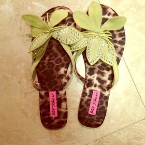 Betsey Johnson flip flops