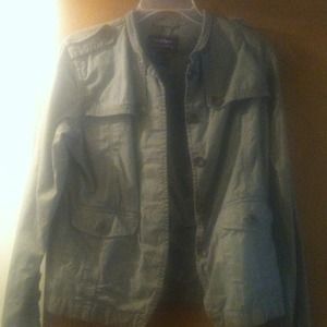 Cute army green jacket.