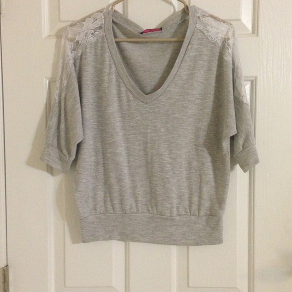 Lace shoulder V neck T shirt