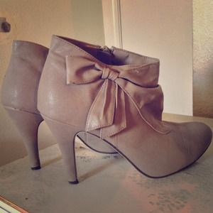 Taupe/Nude Ankle Boots w/ Bow