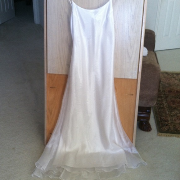 Beautiful white formal gown. Wedding/prom dress.
