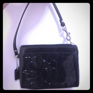 💢SOLD💢Black patent leather Coach wristlet