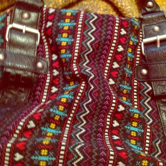 🎀REDUCED Adorable multiple colored design purse