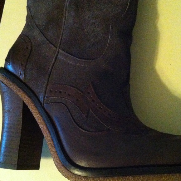 New Lisa For Donald J Pliner brown boots size 7 - Picture 2 of 4