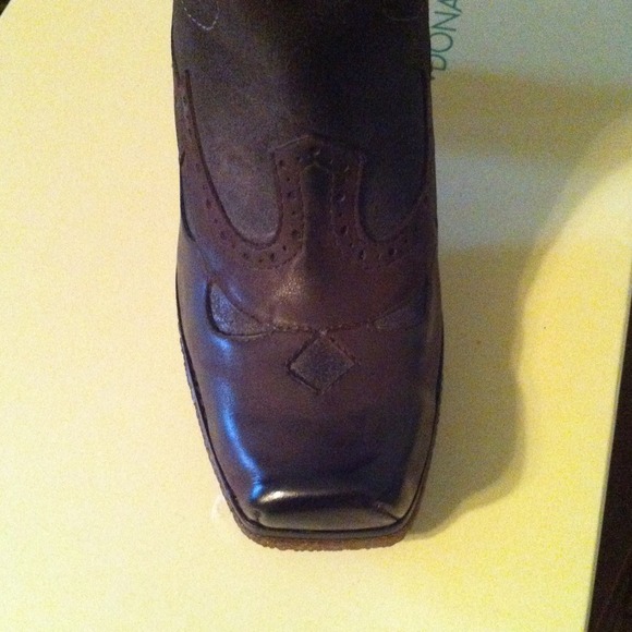 New Lisa For Donald J Pliner brown boots size 7 - Picture 4 of 4