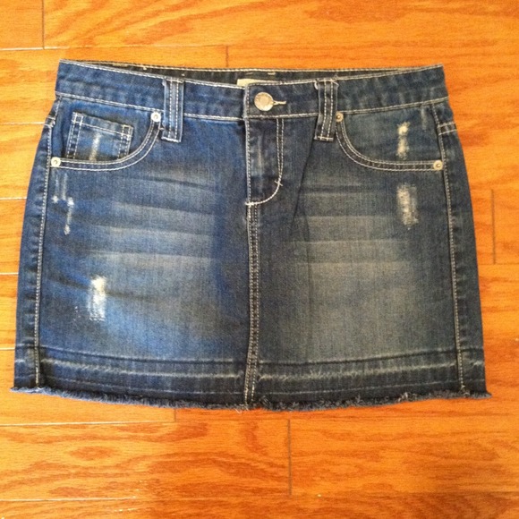 Cute denim mini - Picture 2 of 2