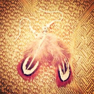 SALE!! 🎉🎉 Feather earrings 🎉