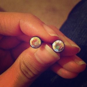 HOLD 🚨Opalescent size 4g plugs with screw backs.