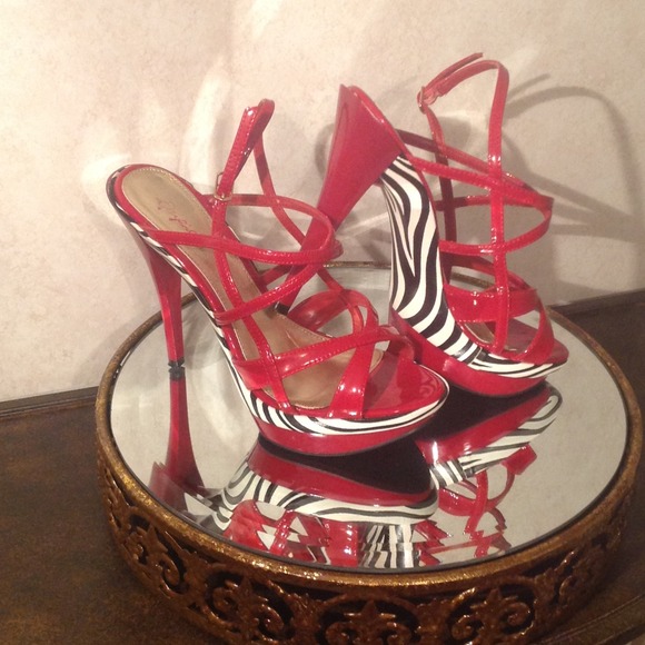 Trendy 7.5 Red Shoes