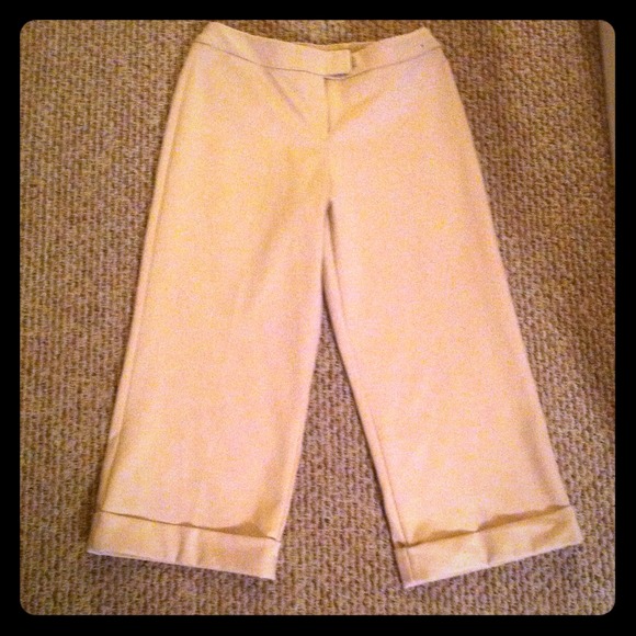 Light khaki capris