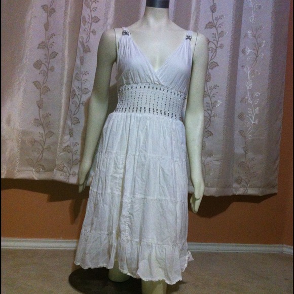 💥SOLD💥White summer dress with silver