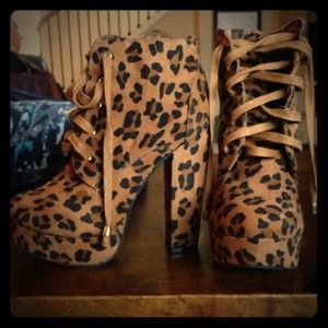 Reserved💥Forever 21 Cheetah Print Heels