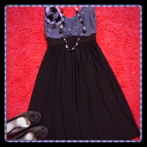 ❌Bundled- Adorable gray and black dress
