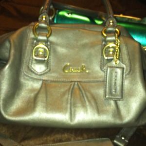 Coach purse... Screams classy