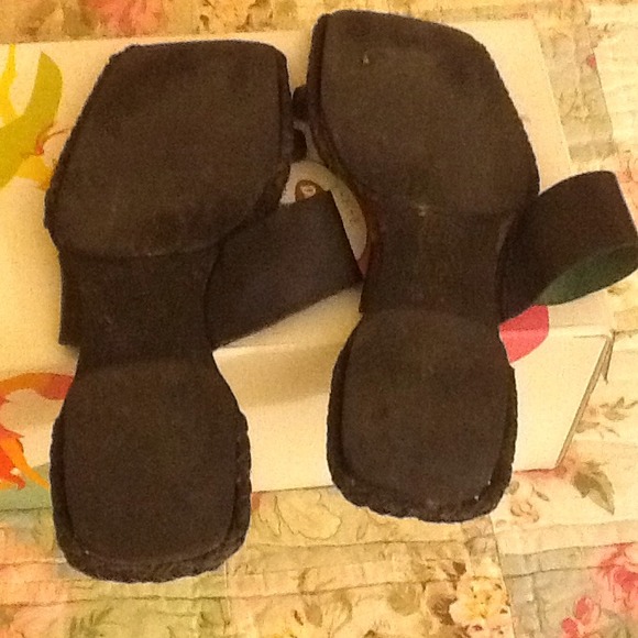 BCBG - Picture 3 of 4