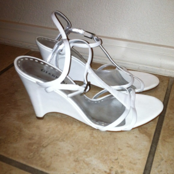White Gianni Bini dressy wedges